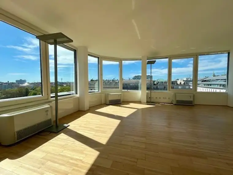 Klimatisiertes 280 m² Penthouse-Büro mit traumhafter Dachterrasse