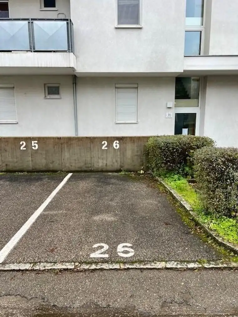 fix zugeteilter Oberflächenparkplatz zu mieten