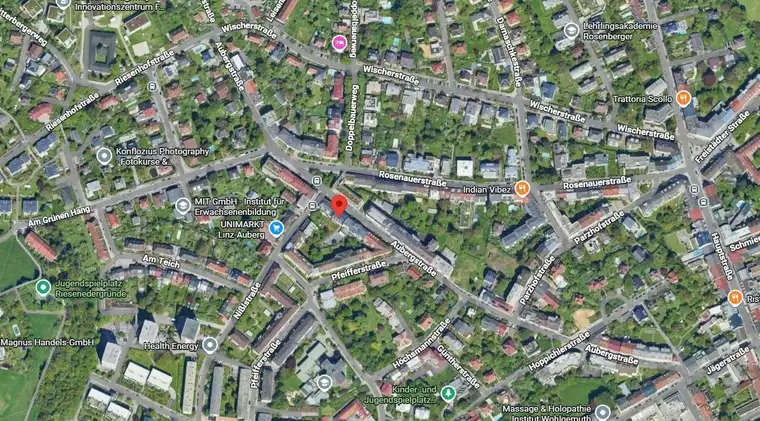 Idealer Parkplatz am Auberg im Innenhof des Hauses