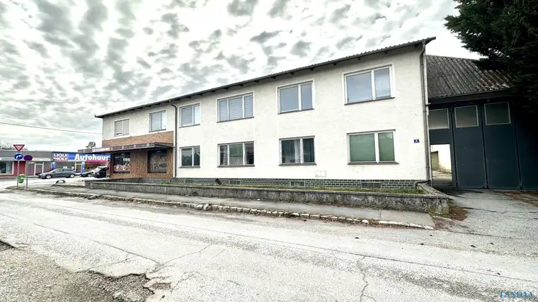 Moderne Betriebsstätte auf der Hauptstraße in Strasshof an der Nordbahn