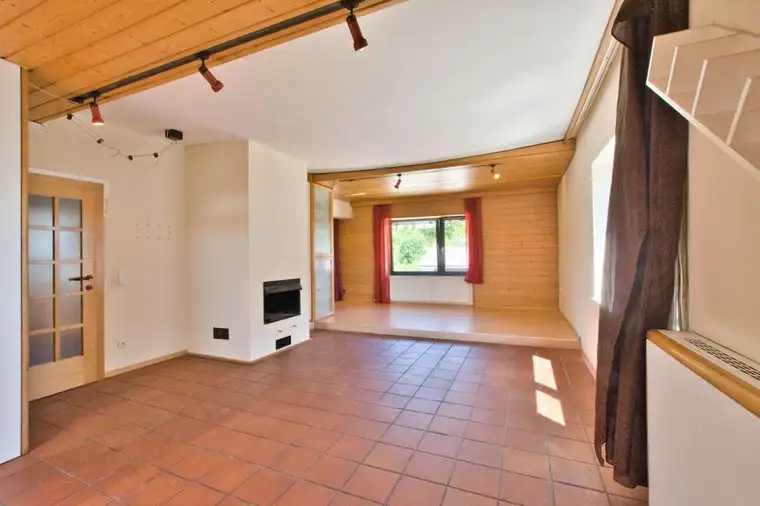 **Haus mit Potenzial für drei Wohneinheiten in Ottnang**