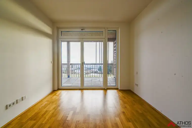 Top 1.15: Helle, top ausgestattete 2-Zimmer-Wohnung mit Balkon und TG-Platz