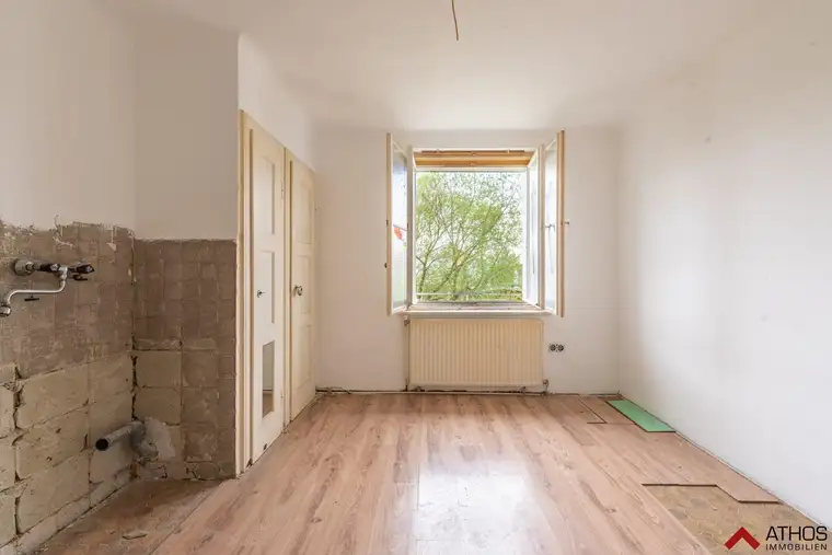 Sanierungsbedürftige 3-Zi Wohnung 65,89 m² mit Stellplatz in Hörsching