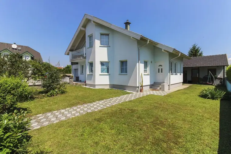 Gemütliches Wohnerlebnis: Großzügiges Einfamilienhaus mit Garten und Garage in Siegendorf