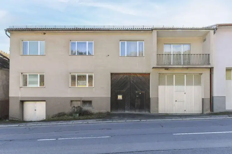 Mehrfamilienhaus mit viel Potenzial, vielseitige Nutzungsmöglichkeiten