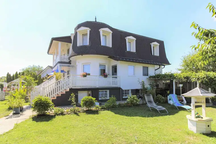 Top Zustand. Zweifamilienhaus mit wunderschönem Garten vor den Toren Wiens