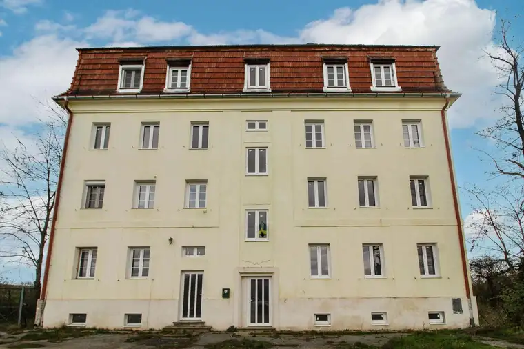 Voll erschlossenes Grundstück mit viel Potenzial in vorteilhafter Lage in Zwingendorf