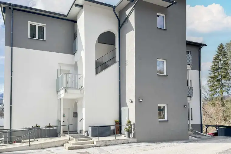 Familien- und Anlegerhit: Schöne Whg. mit Panorama-Ausblick, für Paare, Jungfamilien oder Anleger