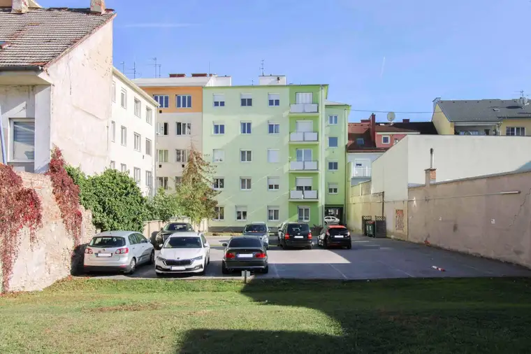 MFH mit 6 Einheiten und Top-Potenzial zur flexiblen Nutzung in Wiener Neustadt
