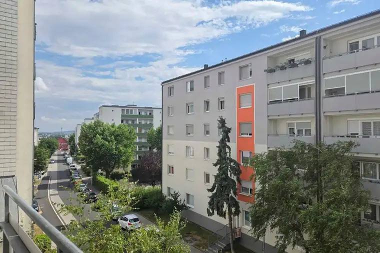 Jetzt zugreifen: Gepflegte Etagenwohnung mit Balkon