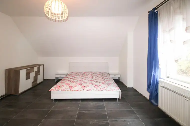 Geräumiges Einfamilienhaus mit großem Garten in Wiener Neustadt