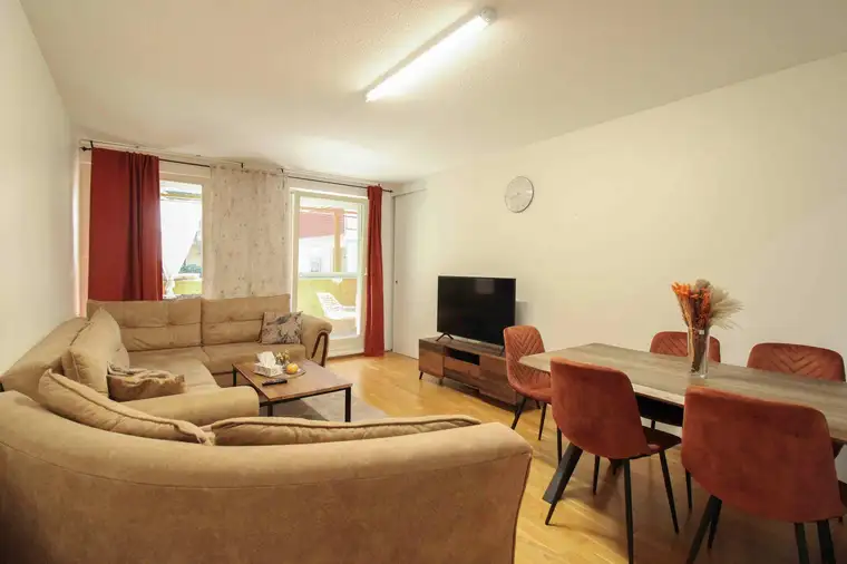 Familienfreundliches Wohnen in der Nähe der alten Donau: 2-Zimmer-Whg. mit Loggia und Blick ins Grün