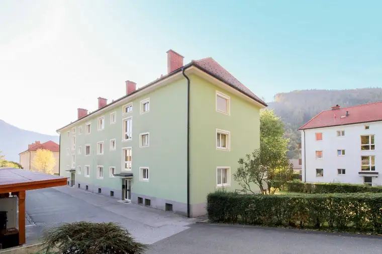 Helle Eigentumswohnung mit Balkon und 2 Stellplätzen in Frohnleiten/Rothleiten