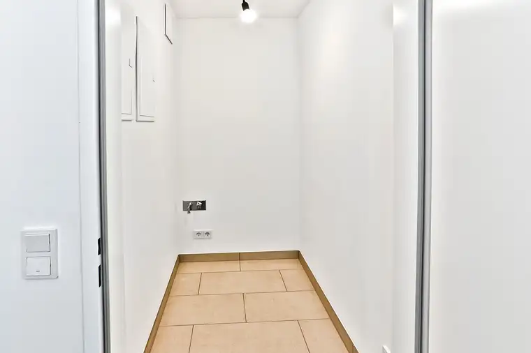 2 ZIMMER |BALKON | ST. VEIT GASSE 25 | ERSTBEZUG IN HIETZING | MIETBEGINN AB 1. DEZEMBER 2025