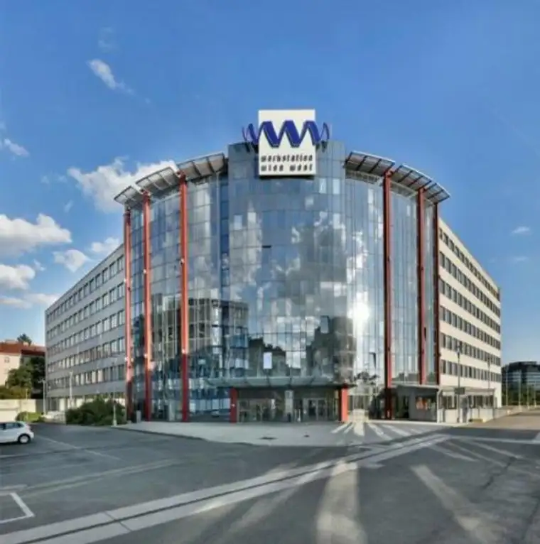 Workstation Wien West - 11.000m2 Company Building