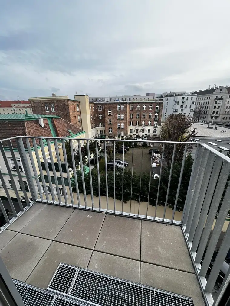 Traumhafte 2-Zimmer mit Balkon und hochwertiger Ausstattung in zentraler Lage