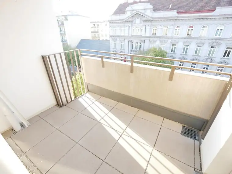 Licht, Luft &amp; Lebensqualität: 2-Zimmer-Wohnung mit Balkon &amp; Loggia in ausgezeichneter Lage