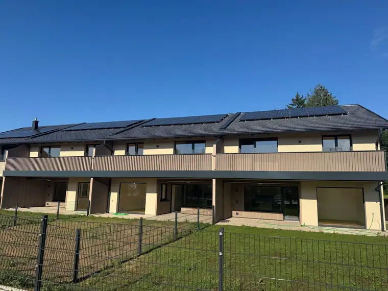 Einziehen und Wohlfühlen | Traumhafte Gartenwohnung in Koppl | Erstbezug mit Souterrain, Loggia, Terrasse und Stellplätzen