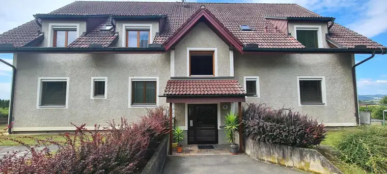 **Preisreduktion!**Nette Eigentumswohnung mit Panoramablick**sonniger Balkon**Garage** tolle Lage**wunderbarer allgemeiner Garten**Kaminanschluss**