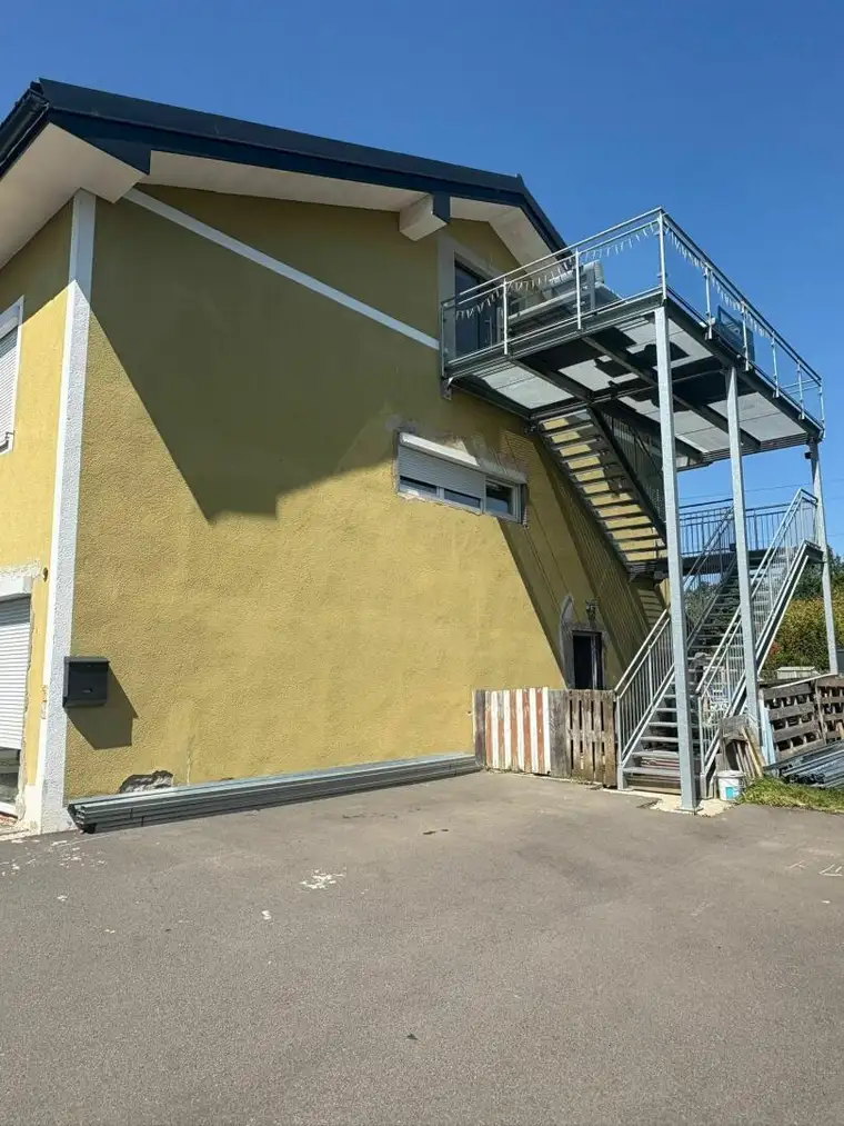 ** Großzügiges &amp; edel saniertes Stadthaus ** Hochwertige Ausstattung ** 3 Bäder ** Einliegerwohnung ** absolute Ruhelage **