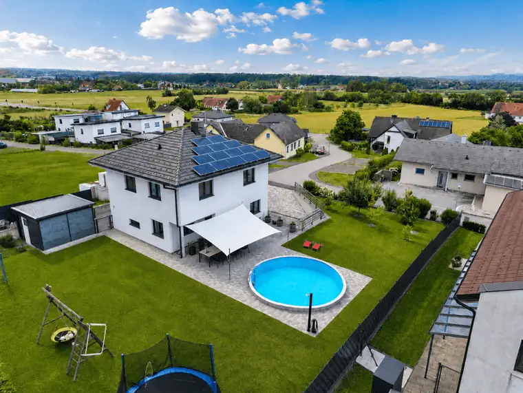 Modernes Toskana-Haus mit Salzwasserpool, PV und Erdwärme in Superior Lage