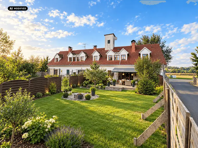 Außergewöhnliches Immobilienensemble bei Fehring! 5 Wohneinheiten - ca. 332 m² Wohnnutzfläche - Wirtschaftsgebäude mit ca. 900 m² Bruttofläche - ca. 20.969 m² Grund - 61,2-kWp-PV-Anlage mit Speicher!