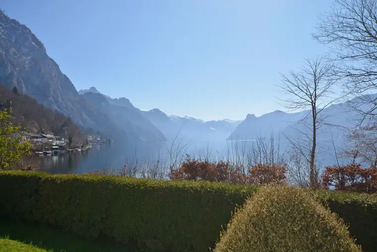 Renovierungsbedürftiges Wohnhaus mit traumhaftem Seeblick – Eine außergewöhnliche Gelegenheit