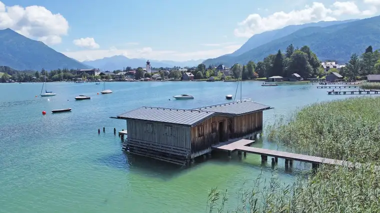 Wolfgangsee - Landhaus in Alleinlage mit unverbaubarem Seeblick und eigenem Bootshaus