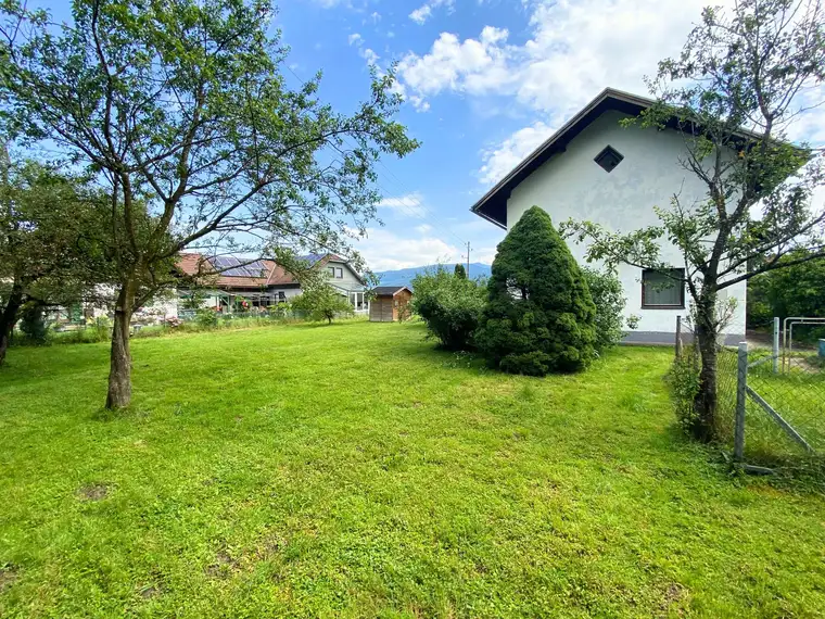 Attraktives Baugrundstück mit Altbestand und vielseitigem Potenzial