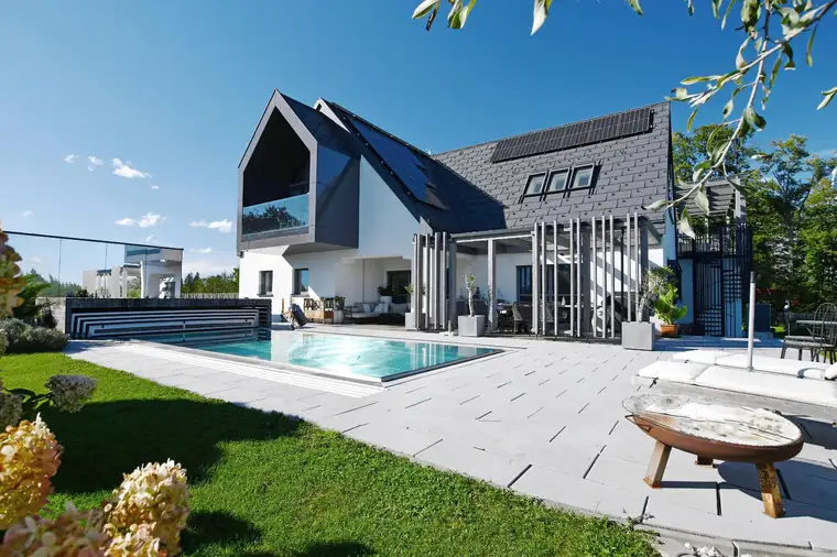 ZWEITWOHNSITZ möglich -Exklusives Designhaus mit Pool, Wellnessbereich, Smart Home &amp; Premium-Ausstattung