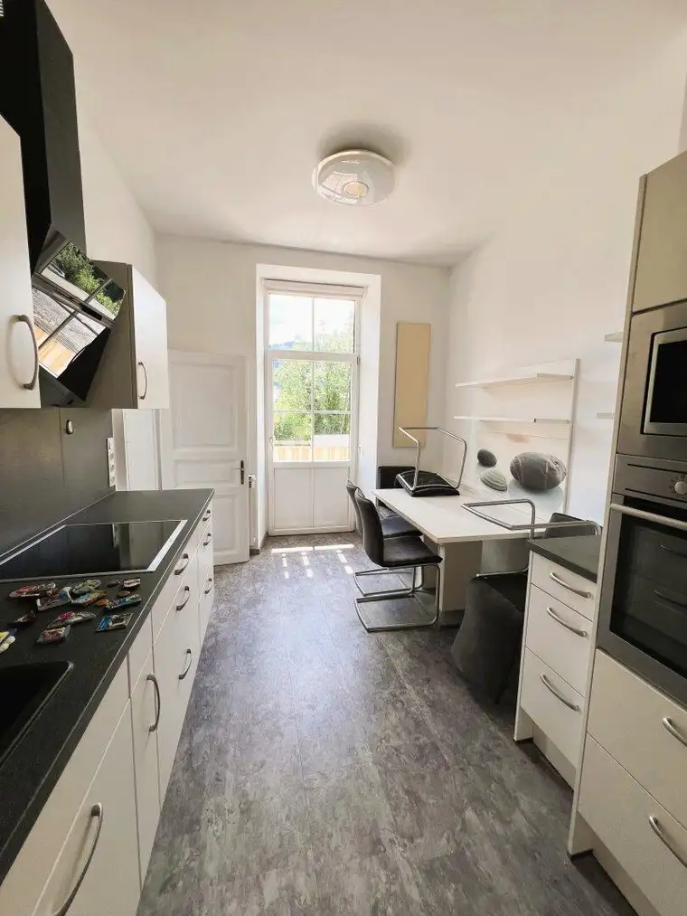 Helle 4-Zimmer-Wohnung mit separater Küche – 98 m² – Nähe Bahnhof – ab sofort verfügbar!