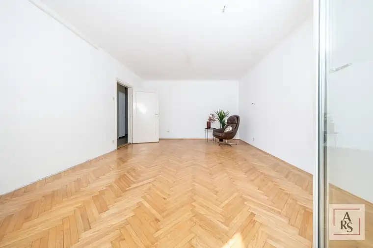 PREISREDUKTION! ZENTRALE 3 RAUM WOHNUNG MIT LOGGIA * HEIMKOMMEN &amp; WOHLFÜHLEN