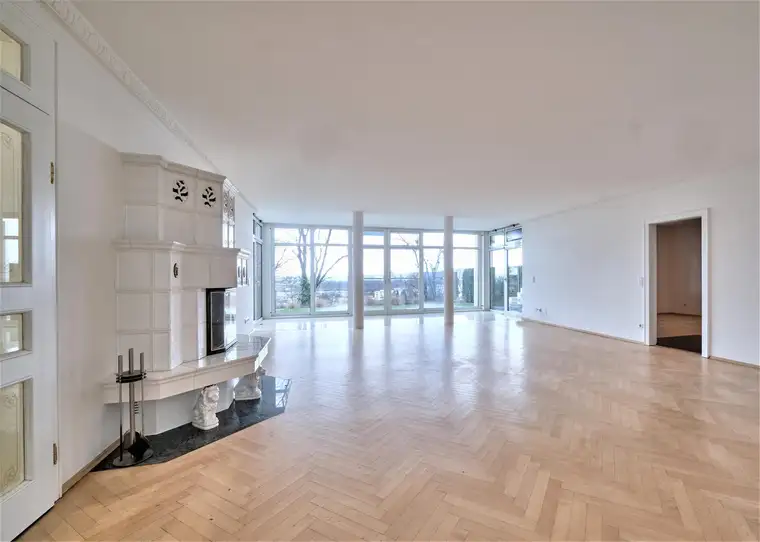 TAUCHEN SIE EIN IN DIE WELT DES LUXUS / 200 m² GARTEN IN TOPLAGE IMMERSE YOURSELF IN THE WORLD OF LUXURY / 200 m² GARDEN IN TOP LOCATION