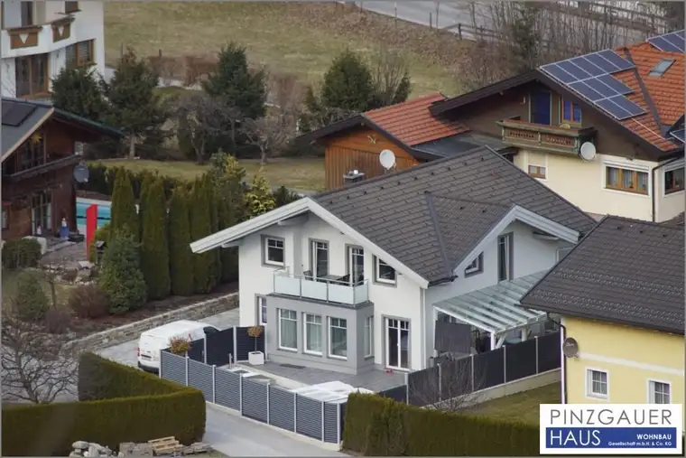 Neuwertiges Einfamilienhaus mit Swimmingpool in sonniger Lage in Bad Hofgastein