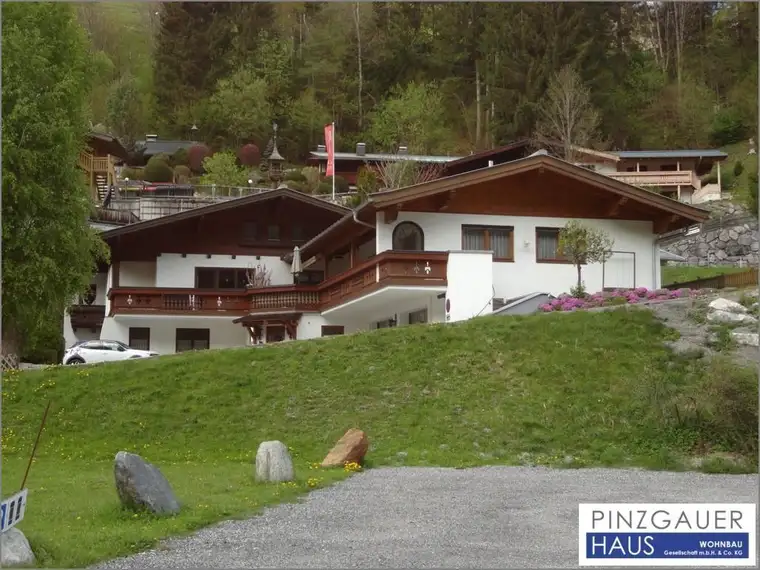 Neuer Kaufpreis!! Großes Wohnhaus mit vielen Nutzungsmöglichkeiten in Zentrumslage von Viehhofen