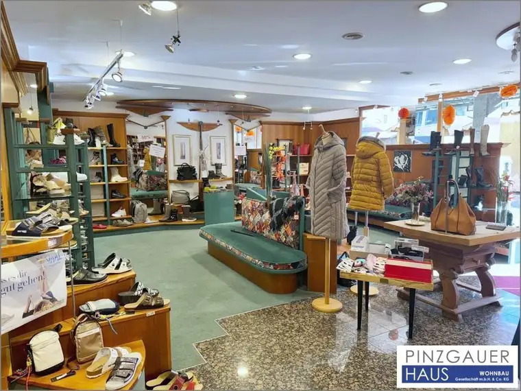 Geschäftslokal in Toplage im Zentrum von Saalfelden - 130 m² + Lager und Büros