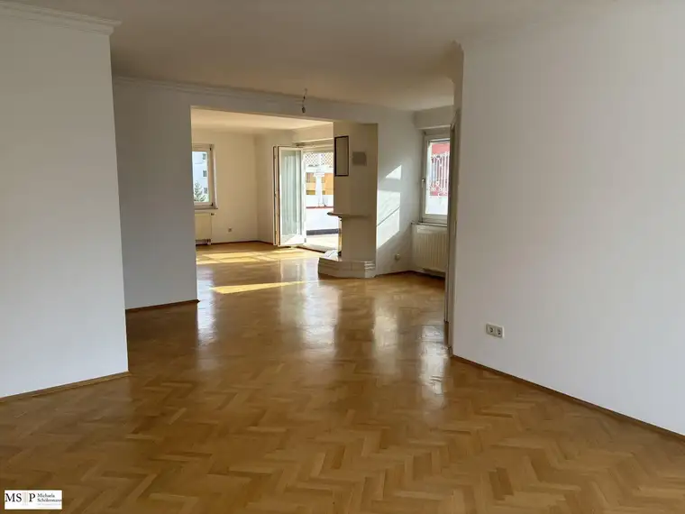 Graz-Geidorf: Top Lage - Großzügige Dachterrassen-Wohnung mit Doppelgarage zu vermieten