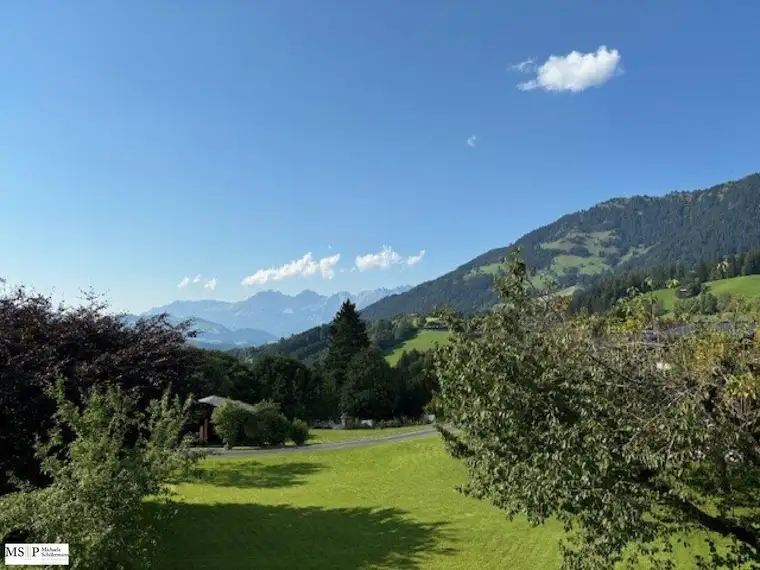 Kitzbühel: Charmantes Landhaus - top Lage auf der begehrten Bichlalm mit wunderbaren Ausblicken