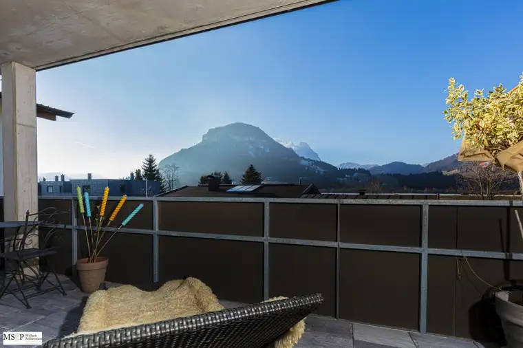 Kirchdorf in Tirol: Schöne Neubauwohnung mit großem Sonnenbalkon vor den Toren Kitzbühels
