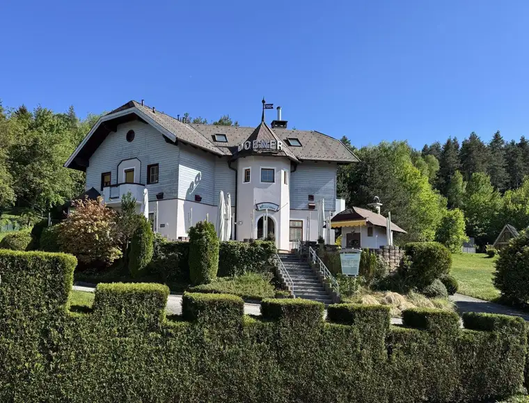 Ein Standort mit Charakter: Gastronomie- und Wohnliegenschaft mit großem Entwicklungspotenzial zu kaufen!