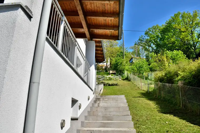 Großzügiges Traumhaus in sonniger Aussichtslage