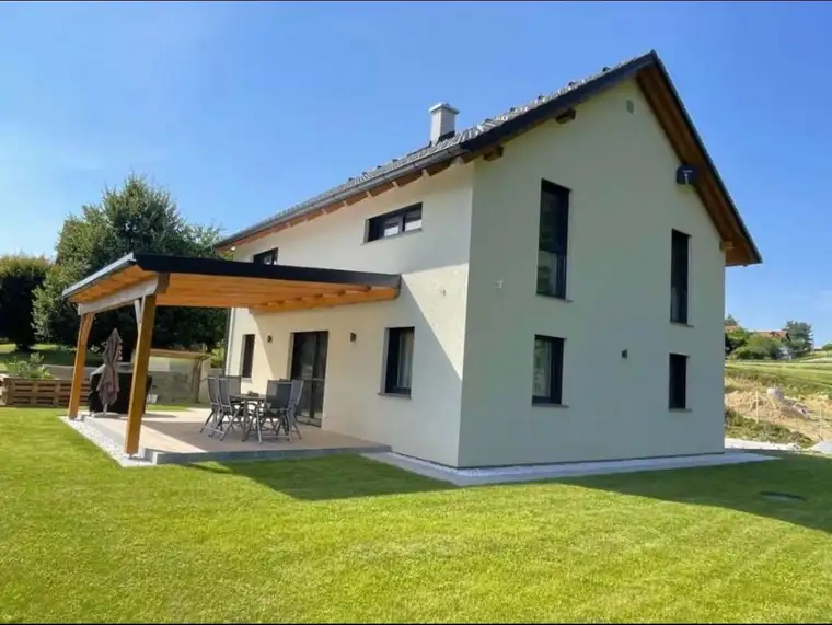 TRAUMHAUS - hochwertig ausgestattet - Klimaanlage - großer Grund - schnell Termin vereinbaren