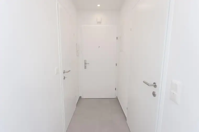AUFGEPASST!!! Entzückende 2 Zimmer Eigentumswohnung im Herzen Floridsdorfs - inkl. KFZ Stellplatz! Provisionsfrei &amp; komplett saniert!
