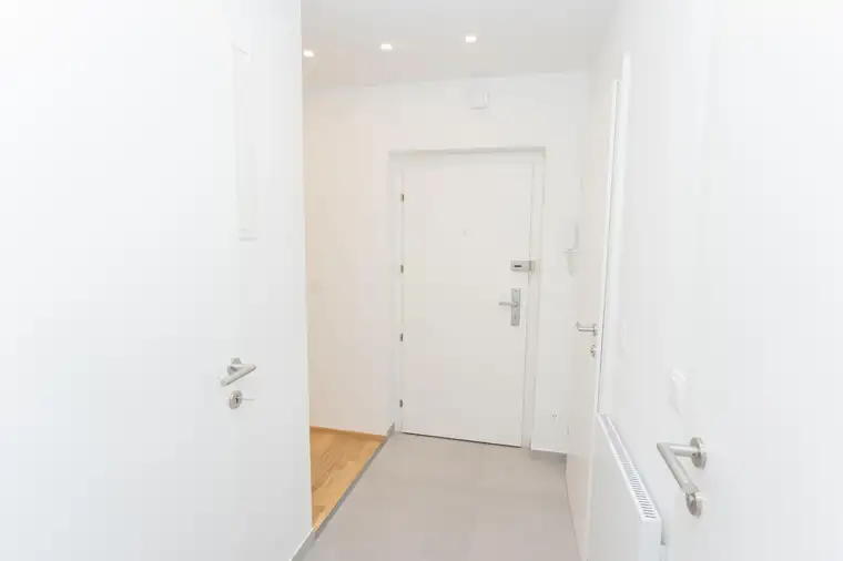 Süße kernsanierte 3 Zimmer Eigentumswohnung in zentraler Lage in 1210 Wien - perfekt für Pärchen! 
