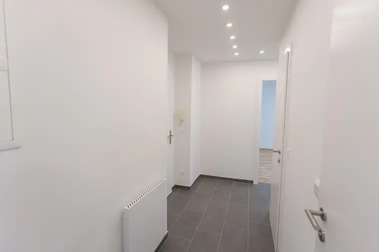 Schön geschnittene 2 Zimmer Eigentumswohnung in Floridsdorf - Küche ist extra! Erstbezug nach Komplettsanierung!