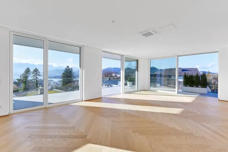 EIN AUSSERGEWÖHNLICHER Mix - Penthouse-Wohnung mit TERRASSE, BALKON &amp; GARTEN