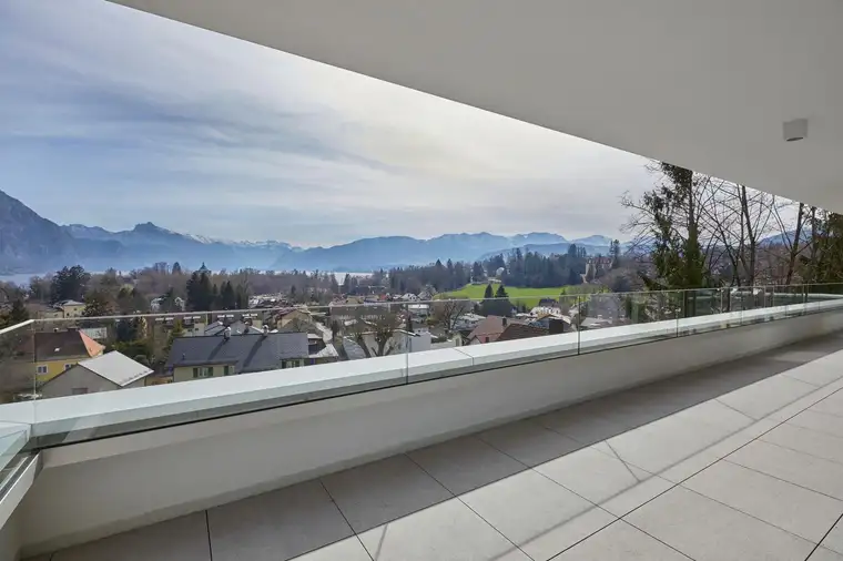 PANORAMABLICK - Traumhafte Terrassen-Wohnung mit See- und Traunsteinblick