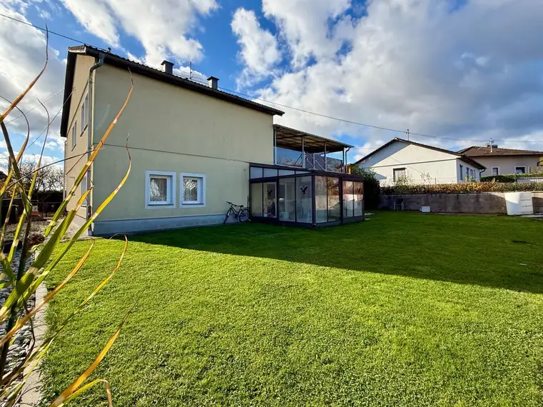 VERMIETET - Großzügiges Einfamilienhaus in ruhiger Lage mit Garten und Garage - ab sofort