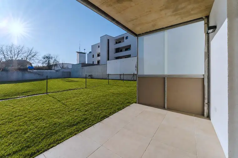 VERMITTELT - GARTENWOHNUNG mit 3-Zimmer - am Eck des Baukörpers - PREISWERT - Erstbezug