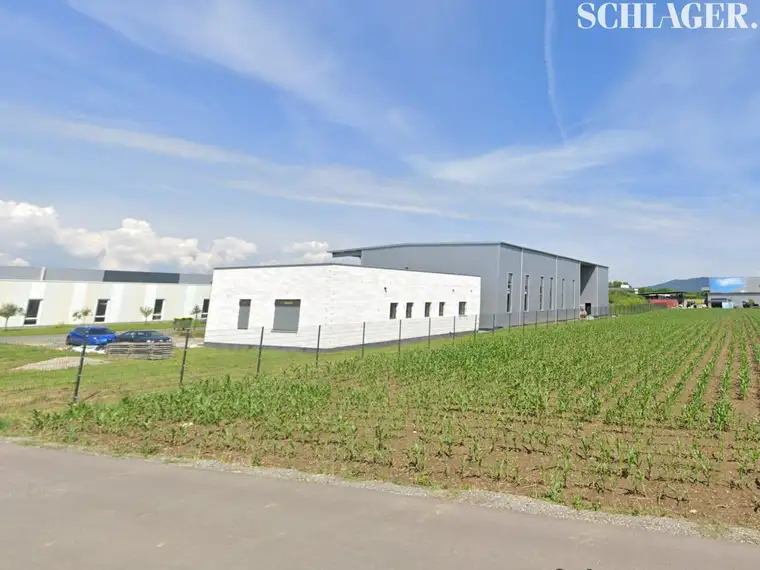 Gewerbe- und Industriegrundstück in Autobahnnähe